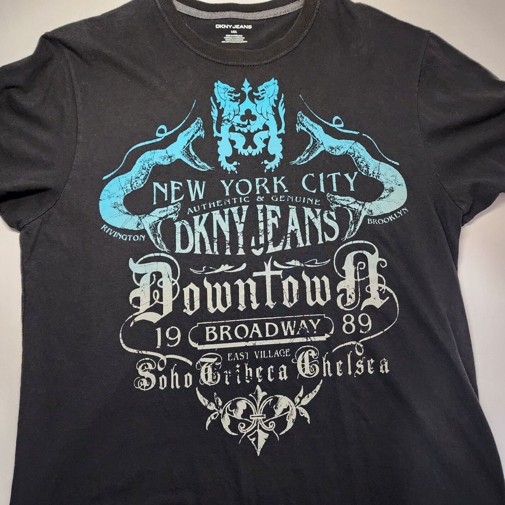 DKNY GRAPHIC T SHIRT SIZE‎ L